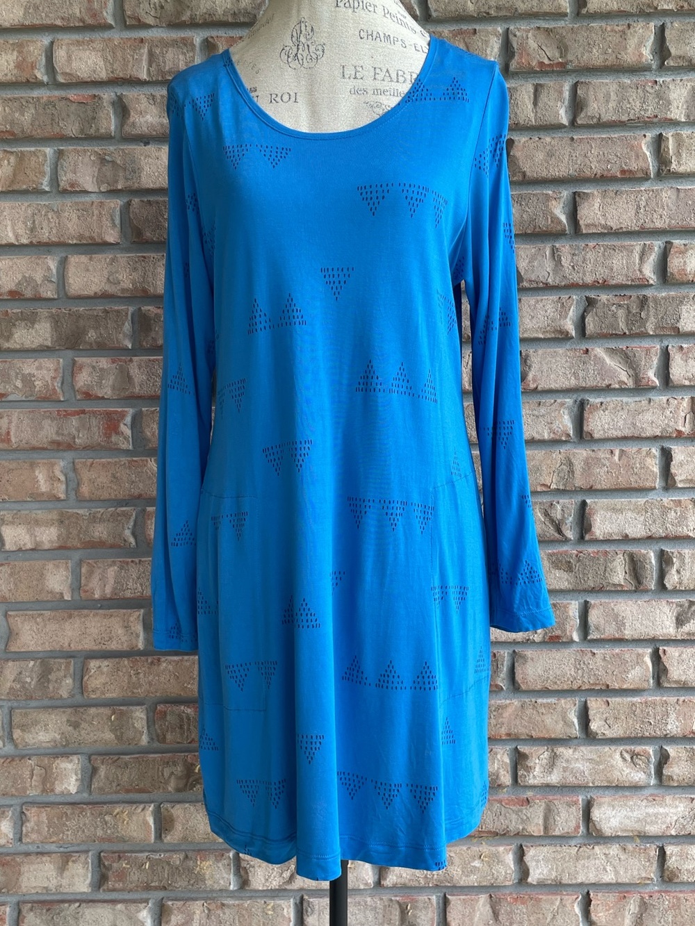 Gudrun Sjoden Lagenlook Long Sleeve Scoop Neck Dress in Vibrant Blue